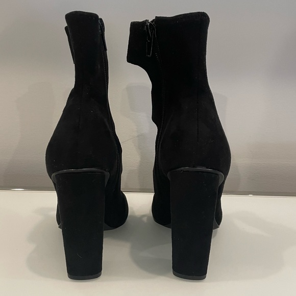 NWOT Black Steve Madden Tawnie Caged Heel Bootie - New w/outbox. Never worn. - Picture 7 of 9